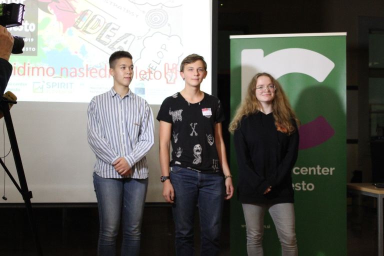 1_mesto_cowloon_center_biotehnike_in_turizma_grm_in_gimnazija_nm__medium_.jpg
