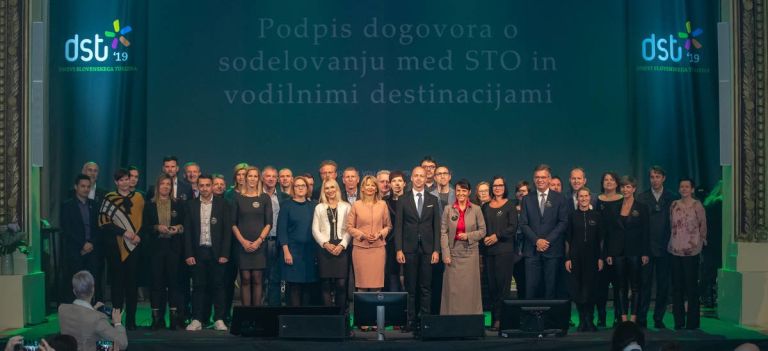 podpis_sodelovanja_vodilnih_destinacij.jpg
