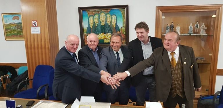 podpis_pisma_o_nameri_za_ureditev_lanspreza__13112019__foto_lapego__3_.jpg