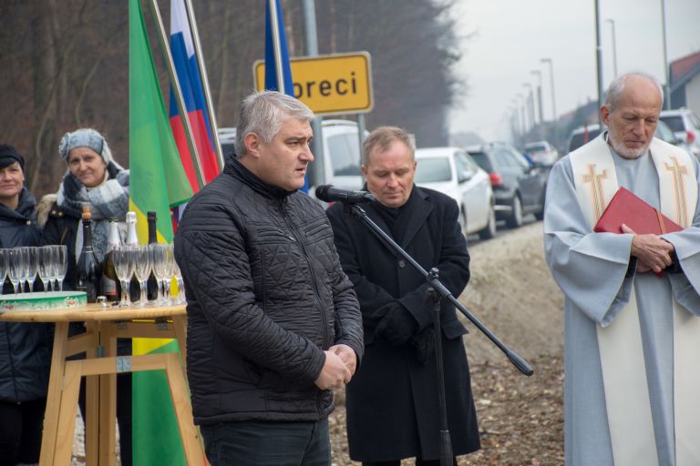 odprtje-ceste, prerez-traku