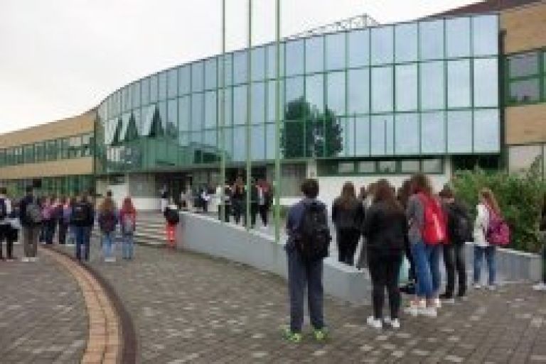 ekonomska_in_trgovska_sola_brezice.jpg