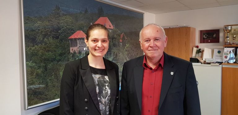 mirna___anita_koprivc_pri_zupanu__foto_lapego__2_.jpg