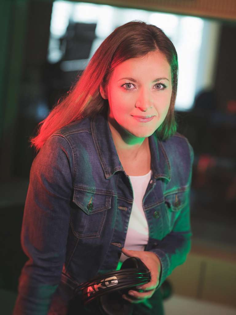 zivaanjahlacastudio.jpg