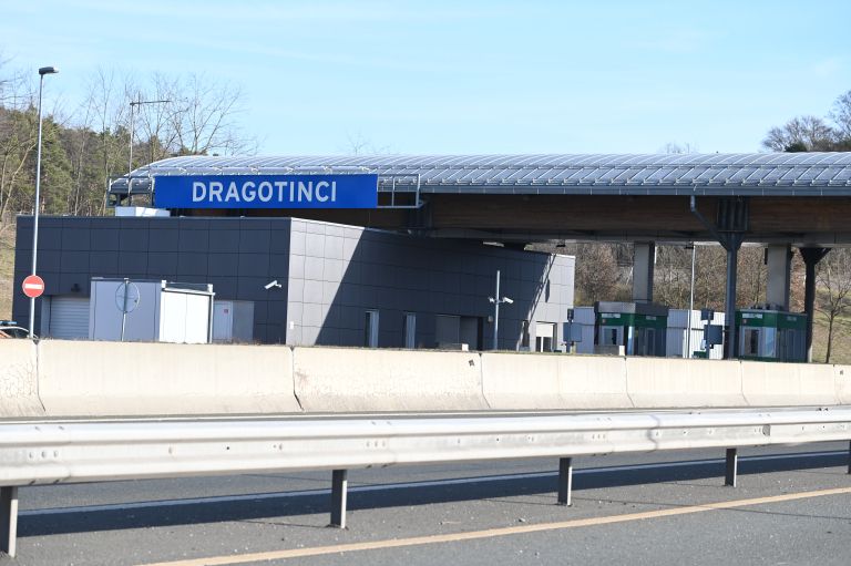 dragotinci, cestninska-postaja