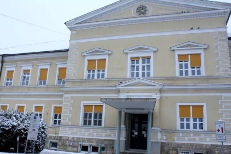 bolnisnica_brezice.jpg