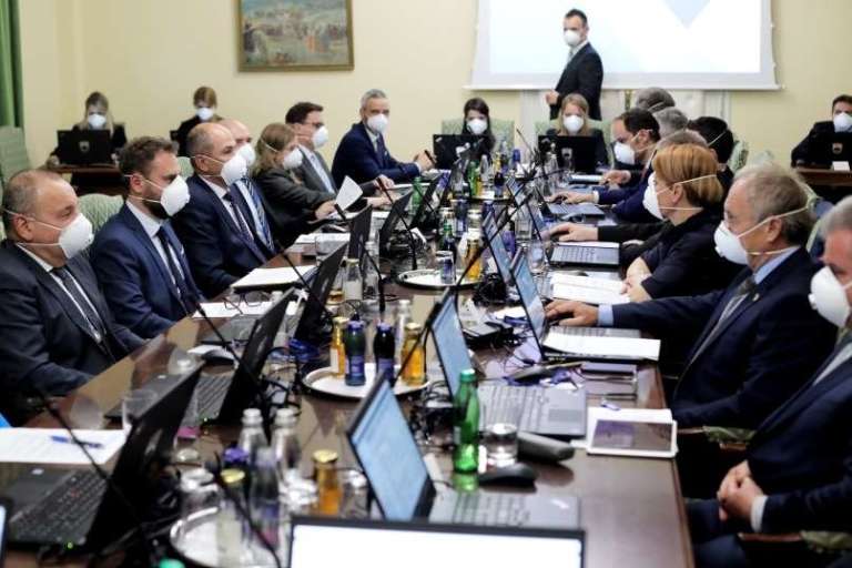 _zzzzzzzvlada.jpg
