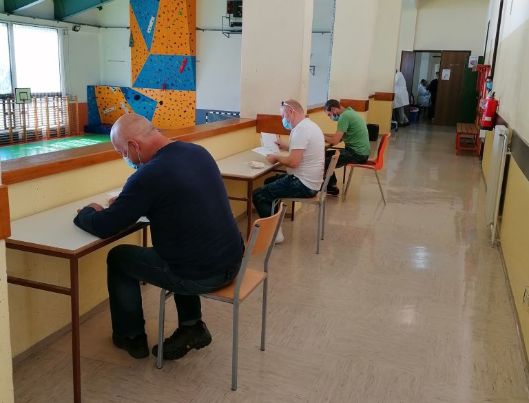izpolnjevanje_ankete.jpg
