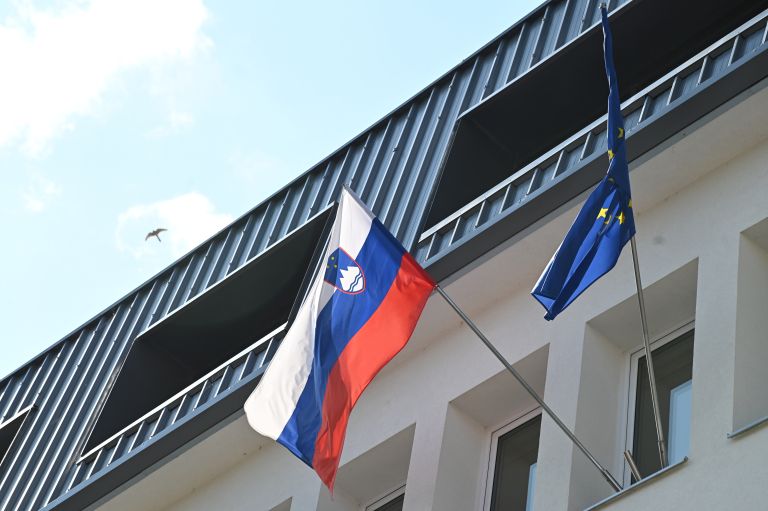 slovenska-zastava, slovenija, praznik, dan-državnosti