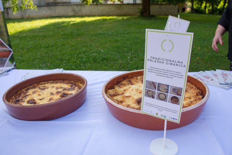 prleška-gibanica, podelitev