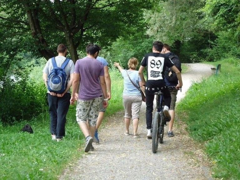 loka_sprehajalisce.jpg