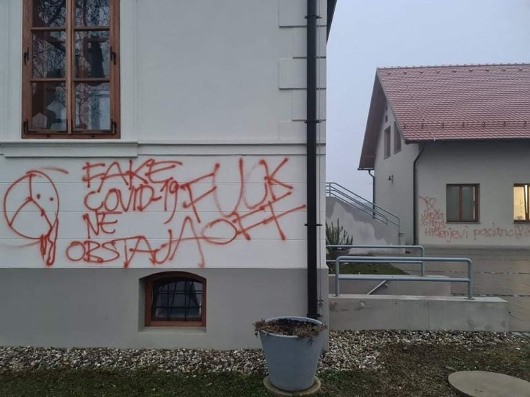 vandalizem, živa-v-parku, dean-koveš