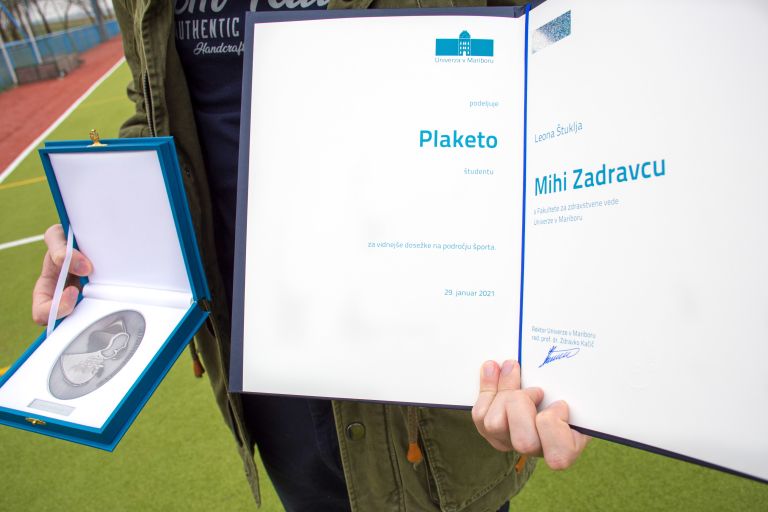 miha-zadravec, plaketa-leona-štuklja