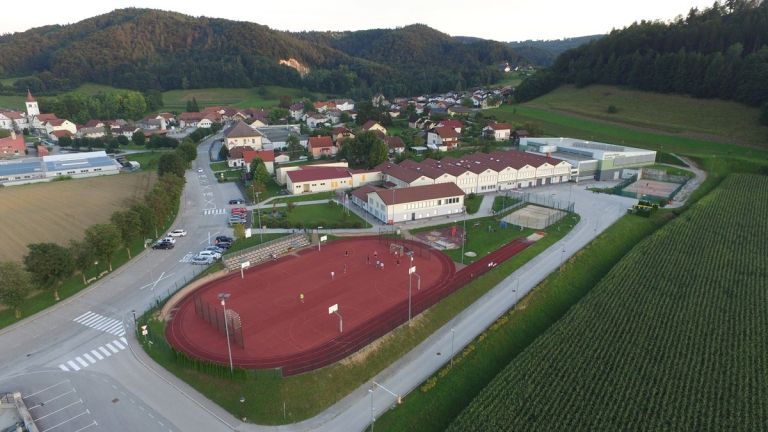 mokronog__v_ospredju_sportni_park__foto_athiv_omt.jpg