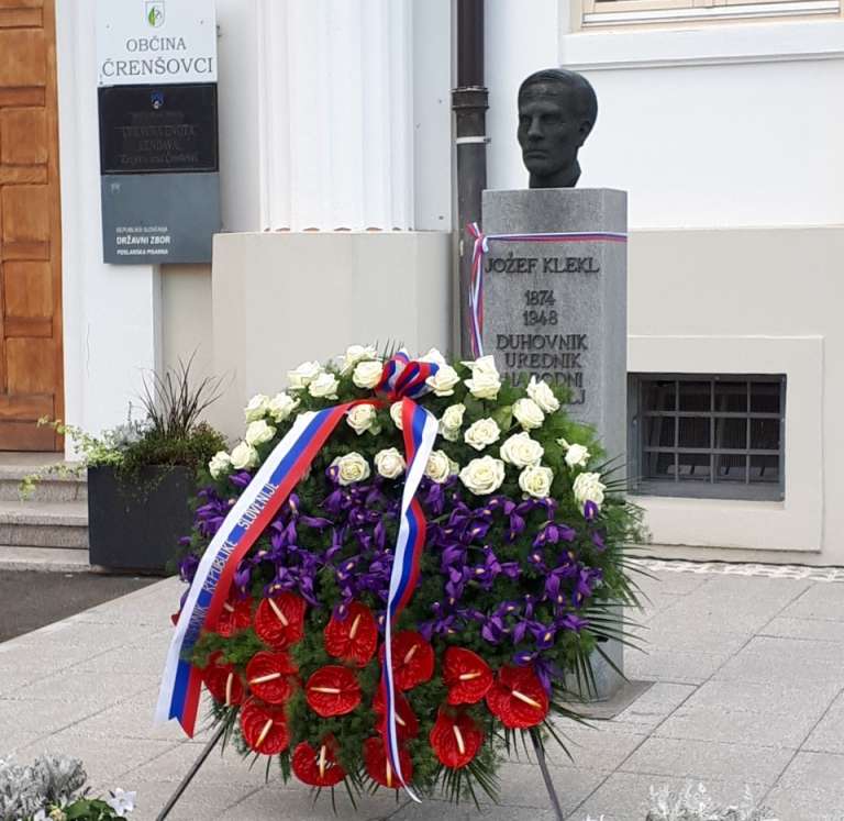 kleklfundacija21.jpg