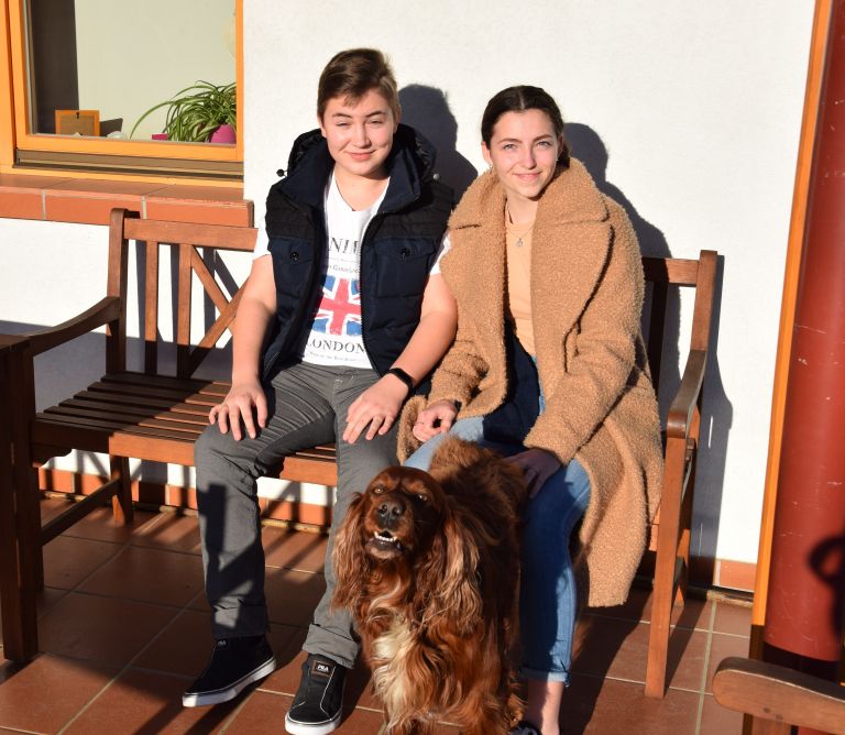 Mali šef Slovenije, Miha Horvat, Vika Magdič