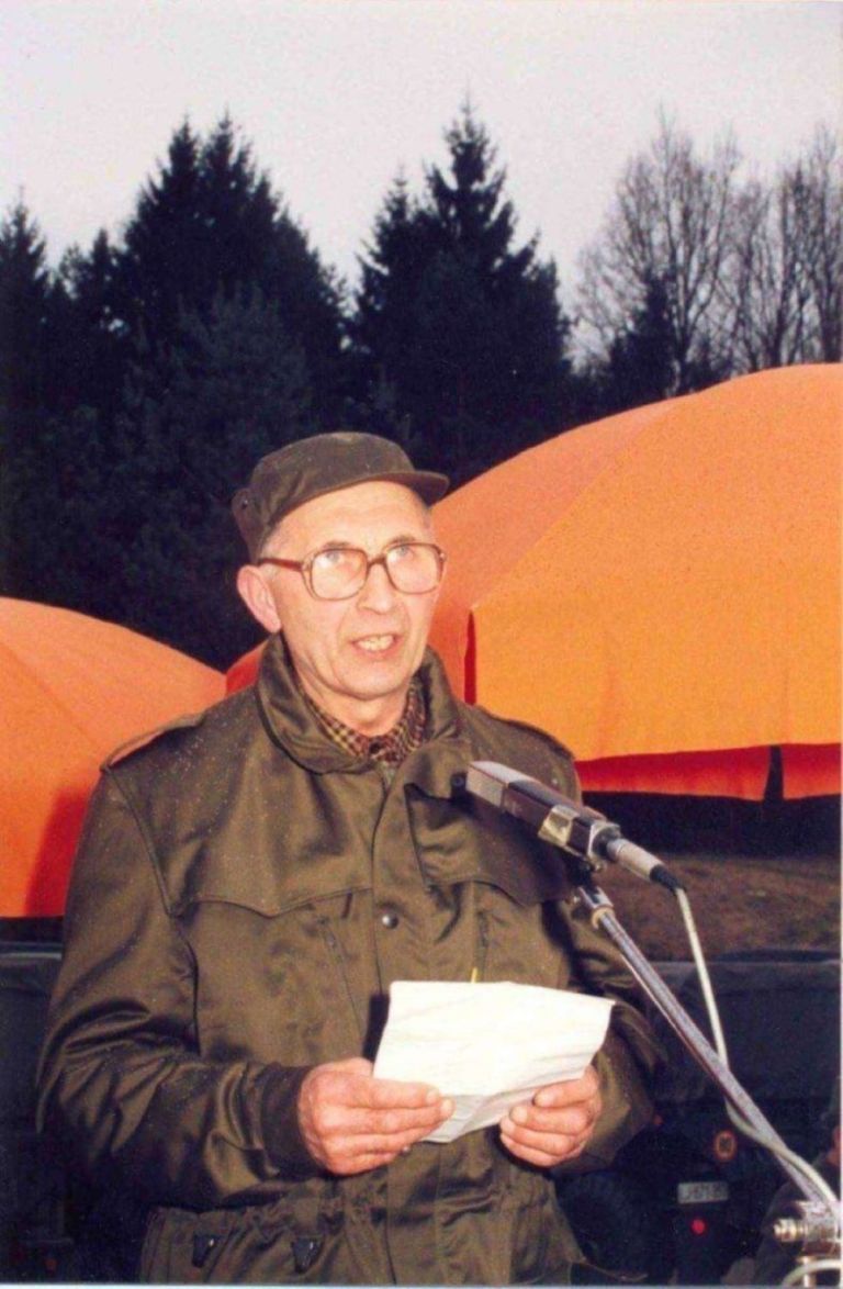 _zzzzzivan_oman_lan_predsedstva_rs_med_nagovorom_udeleencem_vaje_24_marca_1991.jpg