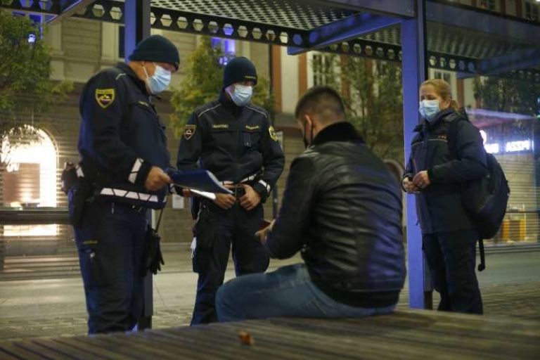 policijska_ura_bobo.jpg