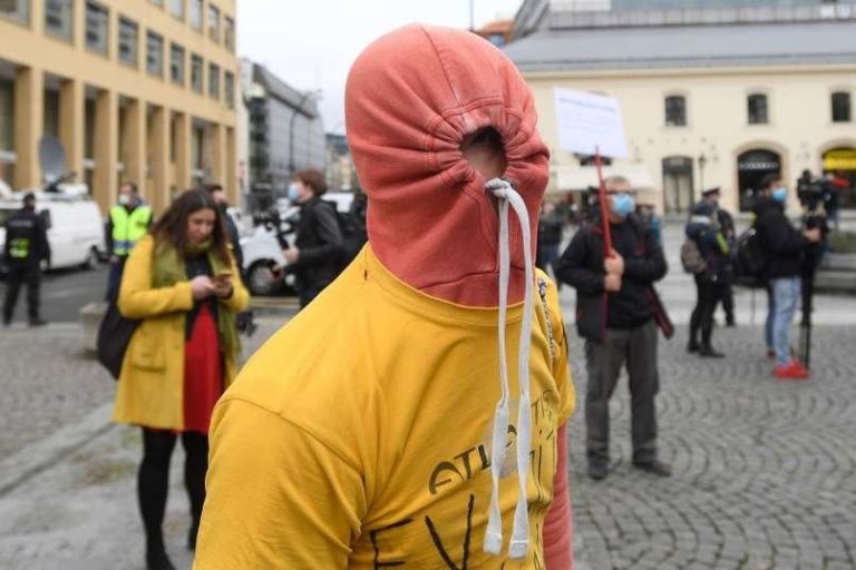 _maska.jpg
