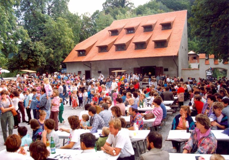 grajski_ziv_zav__1993.jpg