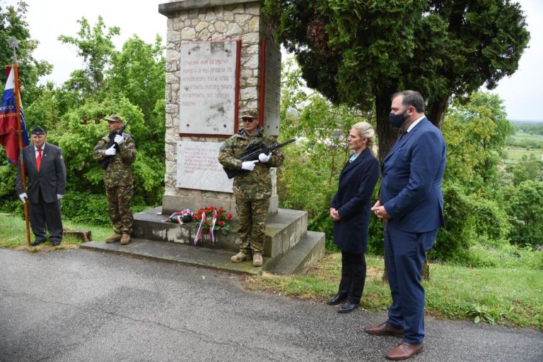 lendava, položitev-cvetja, padli-ruski-vojaki