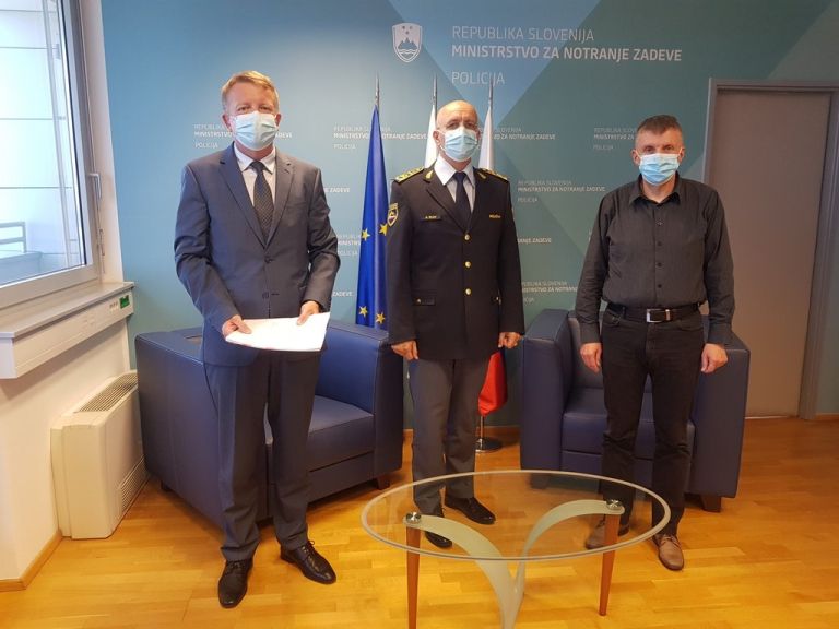 _policija.jpg