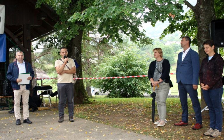 naslovndjd_napovedovalec_lojze_bojanc__predsednik_peter_sstukelj__metlisska_podzzupanja_martina...