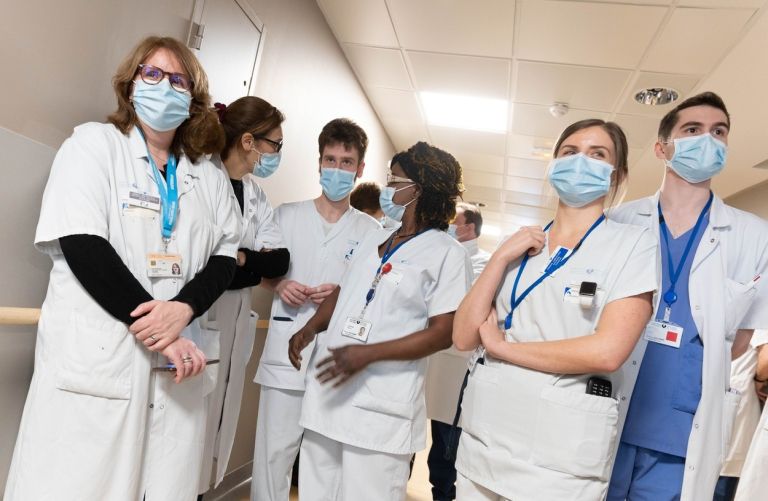 medicinske sestre, zdravstveni delavci, Bobigny, francija,