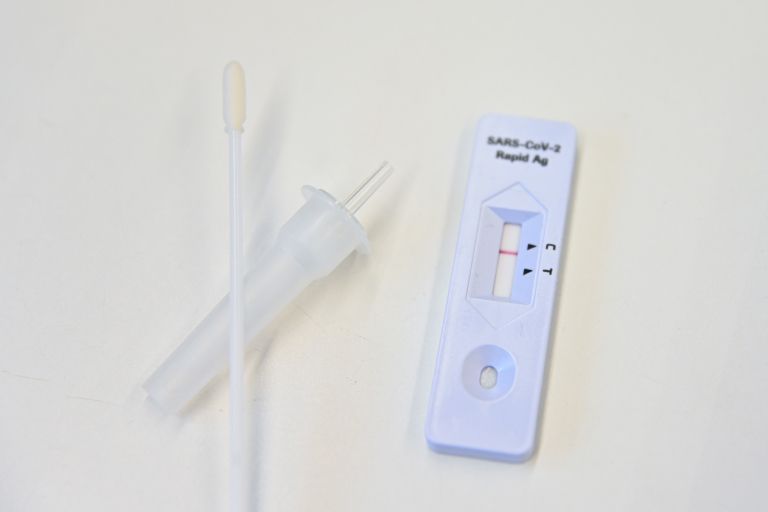 hitri antigenski test, covid, test.jpg
