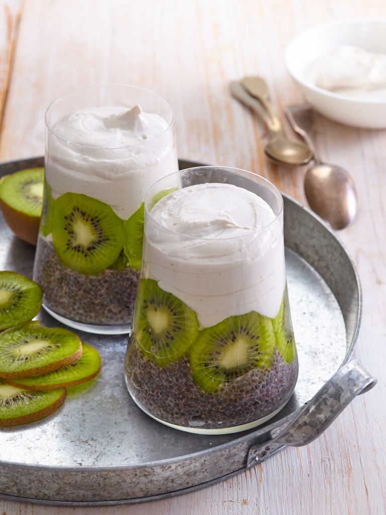 Chia puding s smoothijem iz kivija in banane.jpg