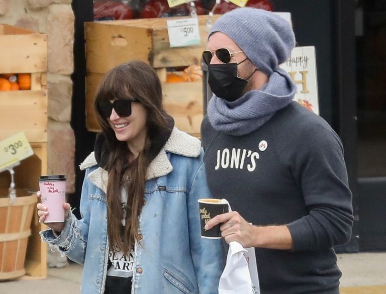 Chris Martin in Dakota Johnson
