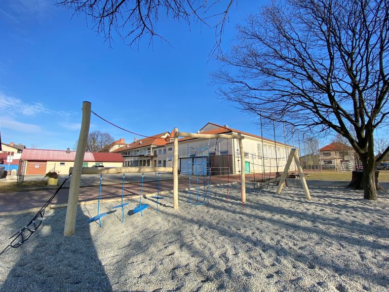 otroško-igrišče, vrtec, osnovna-šola-ii, otroci, igrala