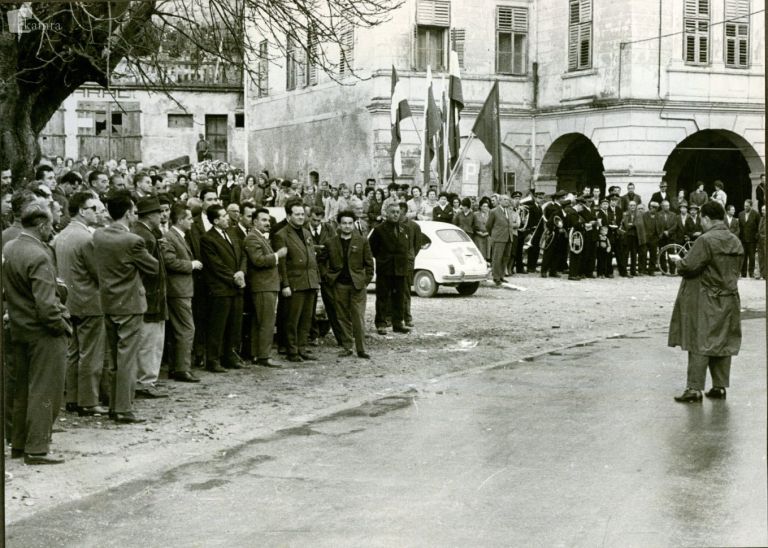 _niko_na_otvoritvi_ceste_novo_mesto_metlika__z_rokami_v_zepih_.jpg