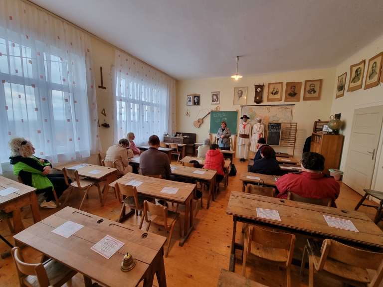 _osnovna_sola_brihtna_glava.jpg