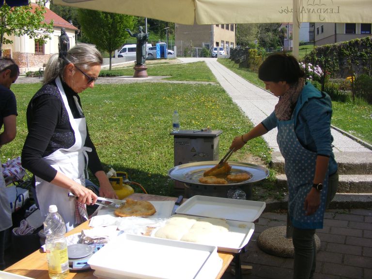 lendava, domača-tržnica-pod-kostanji-v-lendavi, tržnica, lokalna-prehrana