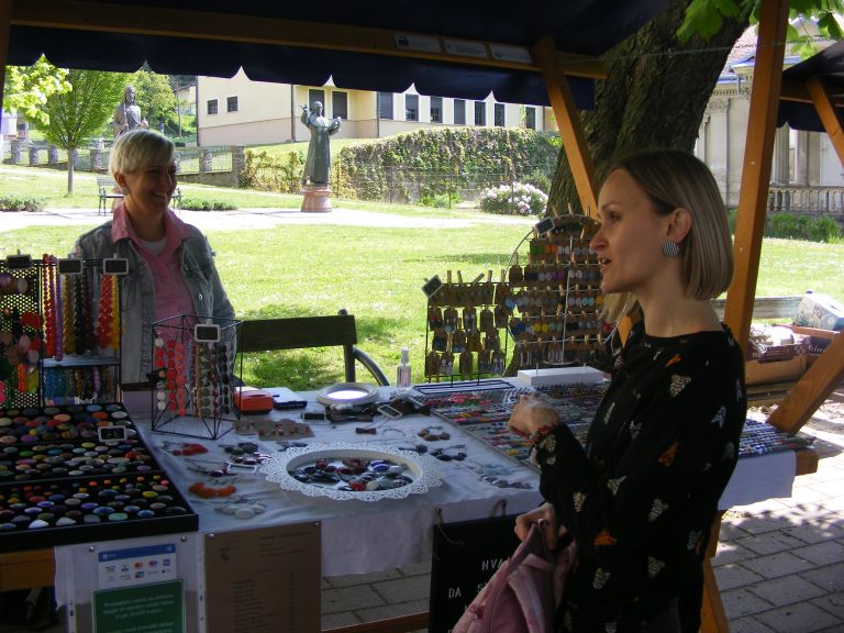 lendava, domača-tržnica-pod-kostanji-v-lendavi, tržnica, lokalna-prehrana