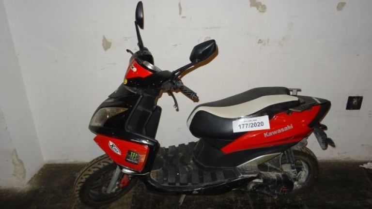 kolo_z_motorjem_kawasaki.jpg