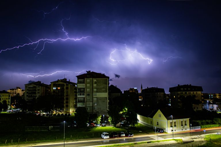 nevihta, razelektritve, prekmurje
