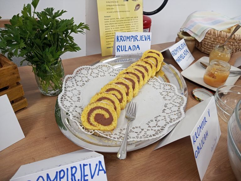 _vrataodprta__8_.jpg