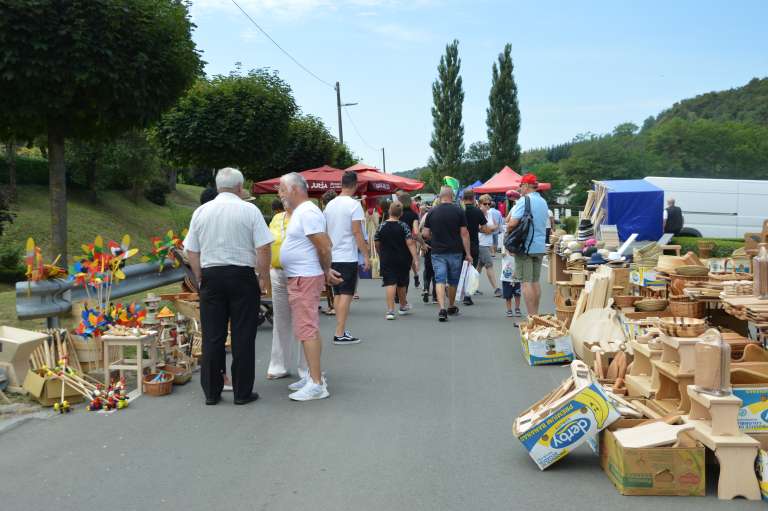 praznik-marijinega-vnebovzetja, grad, velka-meša, kramarski-sejem