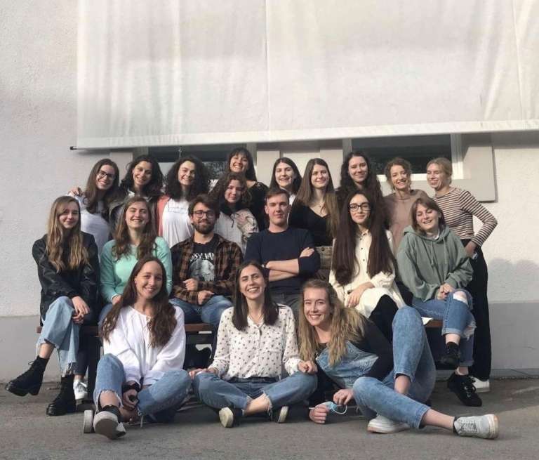 člani skupine Kako si na delovnem dnevu.jpg