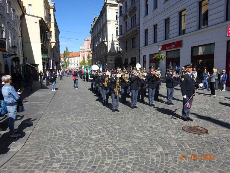 _06_pred_mestnim_trgom.jpg