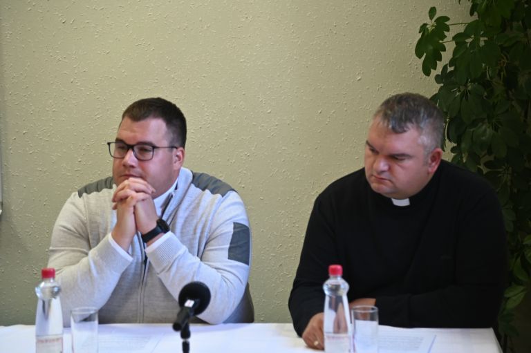 župnijska, cerkev, tiskovna, škofi, katoliška, konferenca