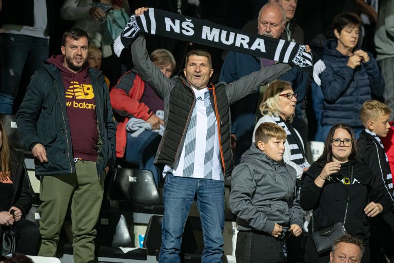 mura, radomlje, gledalci, tribune