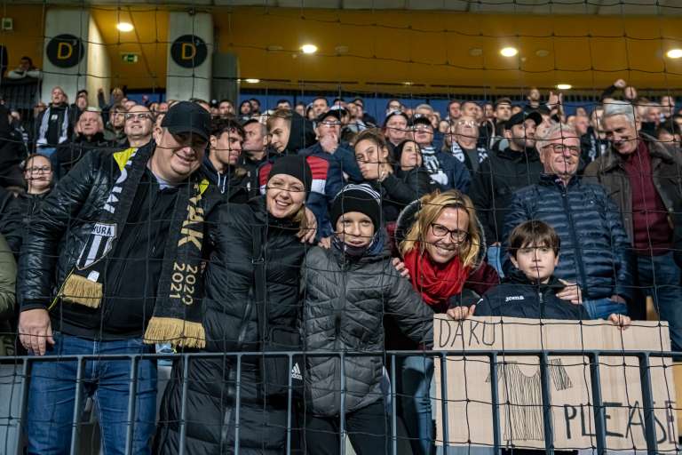 maribor, mura, ljudski-vrt, tribune, navijači
