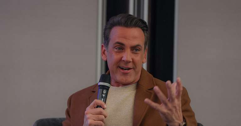Carlos Ponce naslovna.jpg