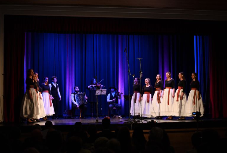 2.MESTO - MAROLTOVKE IN MAROLTOVSKI GODCI.JPG