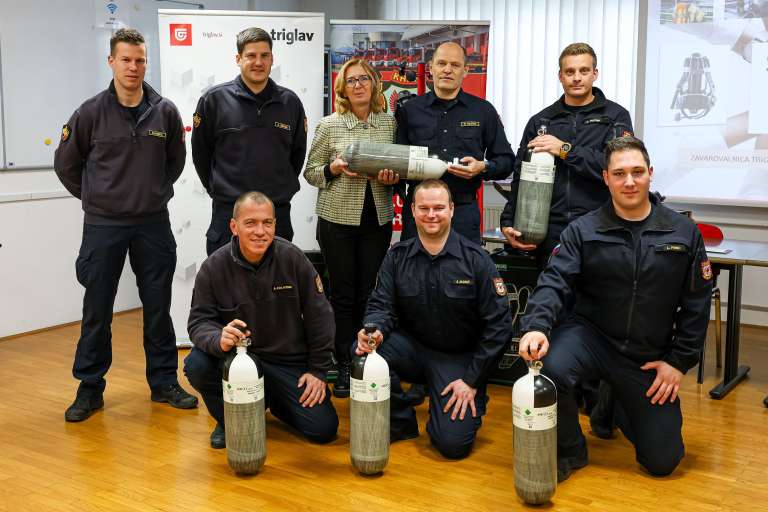_zznovi_izolirni_dihalni_aparati_za_gasilce_grs_kranj.jpg