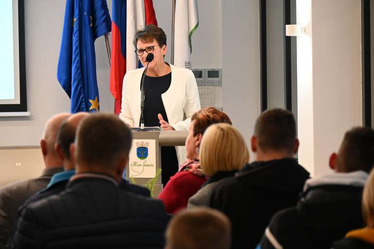 _zzstipendije__1_.jpg