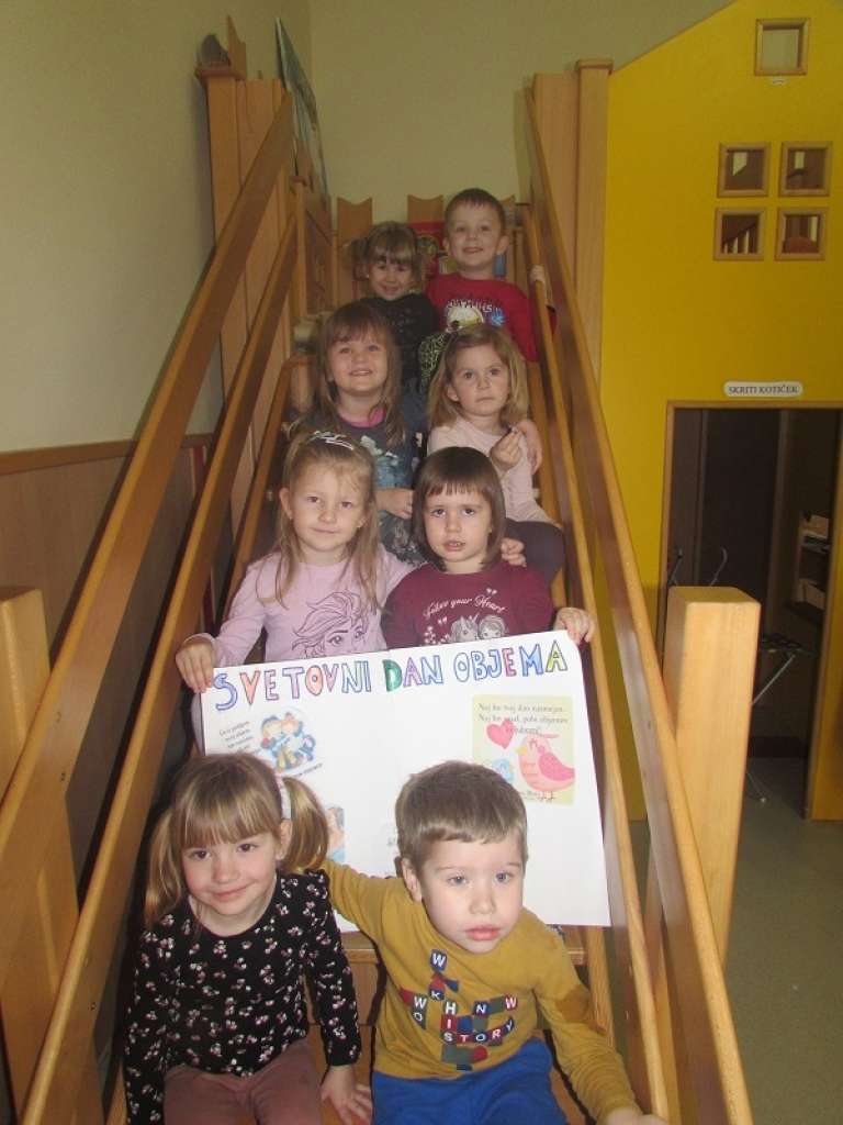 vrtec-križevci, dan-objema