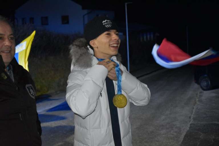 luka-filip, smučarski-skoki, ofem, sprejem
